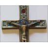 Crucifixo de bronze esmaltado