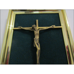 Tableau Crucifix bronze sur velours