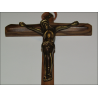 Crucifix mural bronze  et bois d'olivier