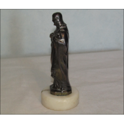 Estatuilla de bronce del Sagrado Corazón de Jesús