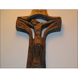 Crucifijo de madera tallada