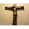 Crucifixo de bronze pendurado na parede M. LeVerrier