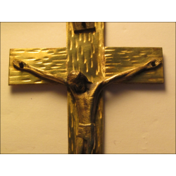 Crucifijo de pared de bronce dorado