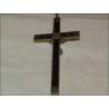 Crucifixo de parede antigo do século 19 ou pingente em latão e madeira de ébano