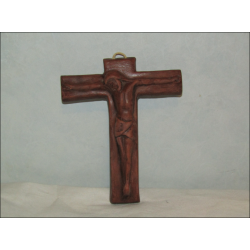 Crucifix en plâtre marron 13 cm signé SCP
