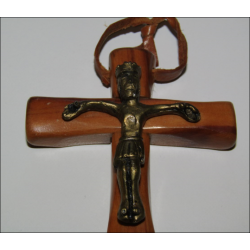 Crucifix pendant Christ the King in olive wood and bronze 7 cm