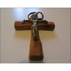 Crucifix pendant Christ the King in olive wood and bronze 7 cm