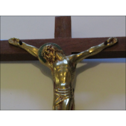 Très beau crucifix mural en bois et bronze 16 cm