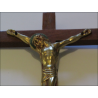 Très beau crucifix mural en bois et bronze 16 cm