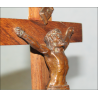 Crucifix in oak wood and bronze with brown patina 16 cm