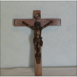 Crucifix in oak wood and bronze with brown patina 16 cm