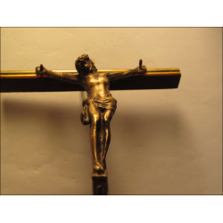 Crucifijo de pared mediano en madera, bronce y latón estilo XIX 16,5 cm