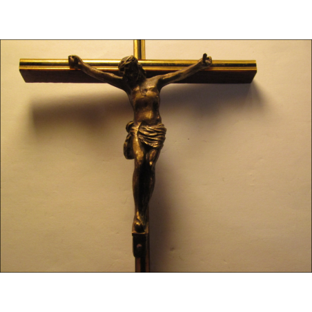 Crucifixo de parede de tamanho médio em madeira, bronze e latão estilo XIX 16,5 cm