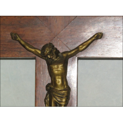 Crucifix mural en bois laqué, bronze et laiton d'une hauteur de 25 cm début XXème siècle